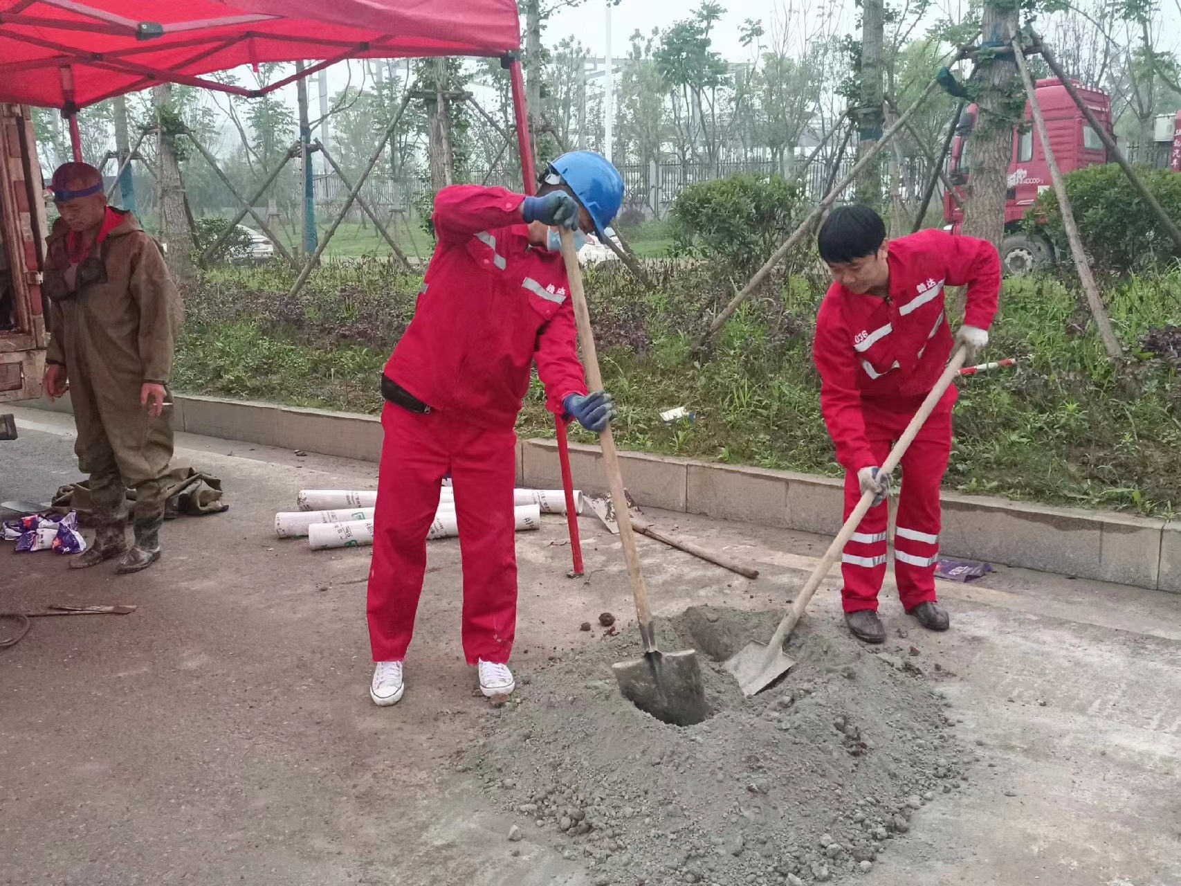 周至管道疏通哪家好】及时进行市政管道清淤